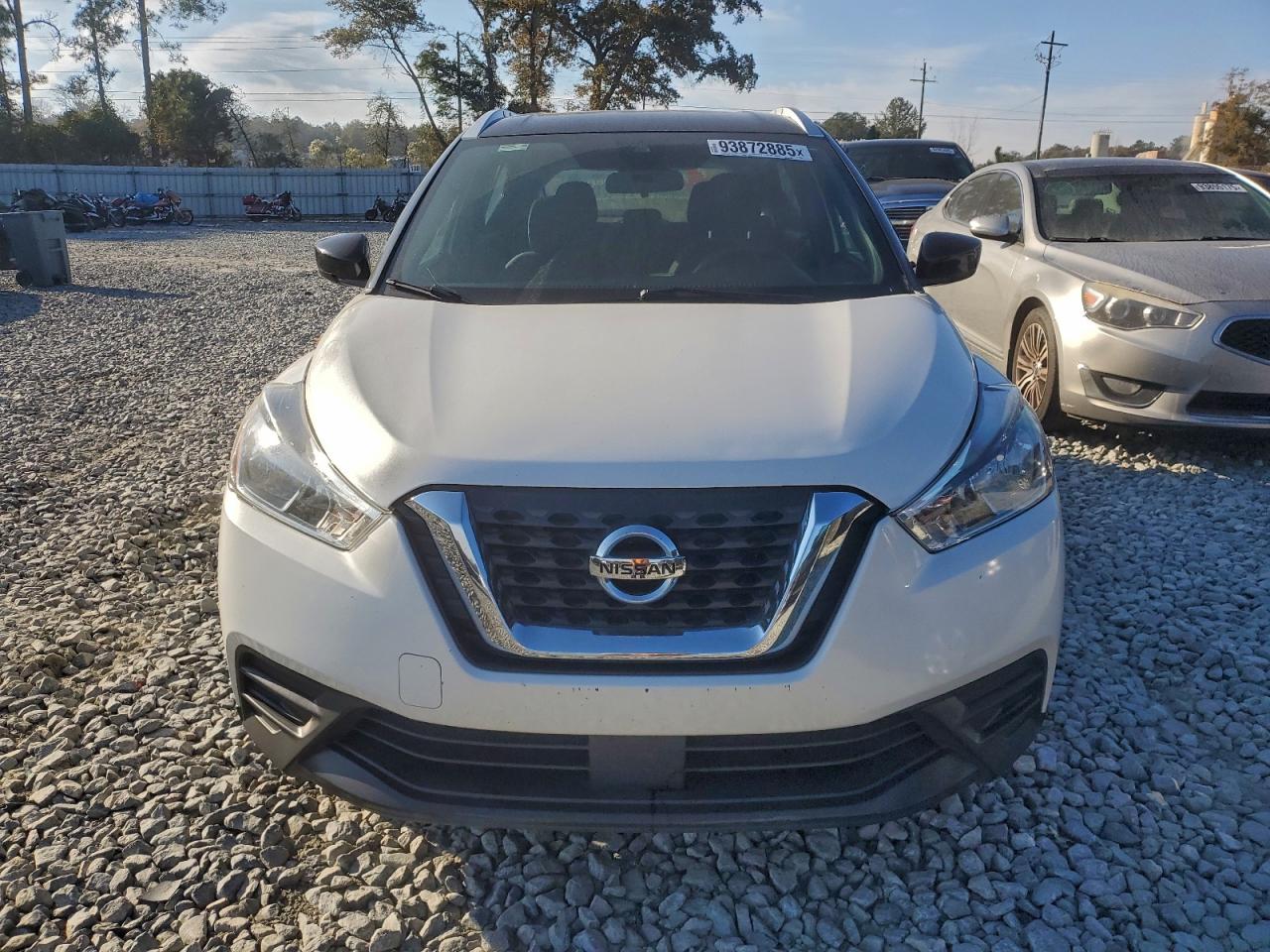 NISSAN KICKS SV