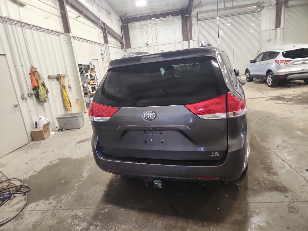 Lot #3298158276 2013 TOYOTA SIENNA LE