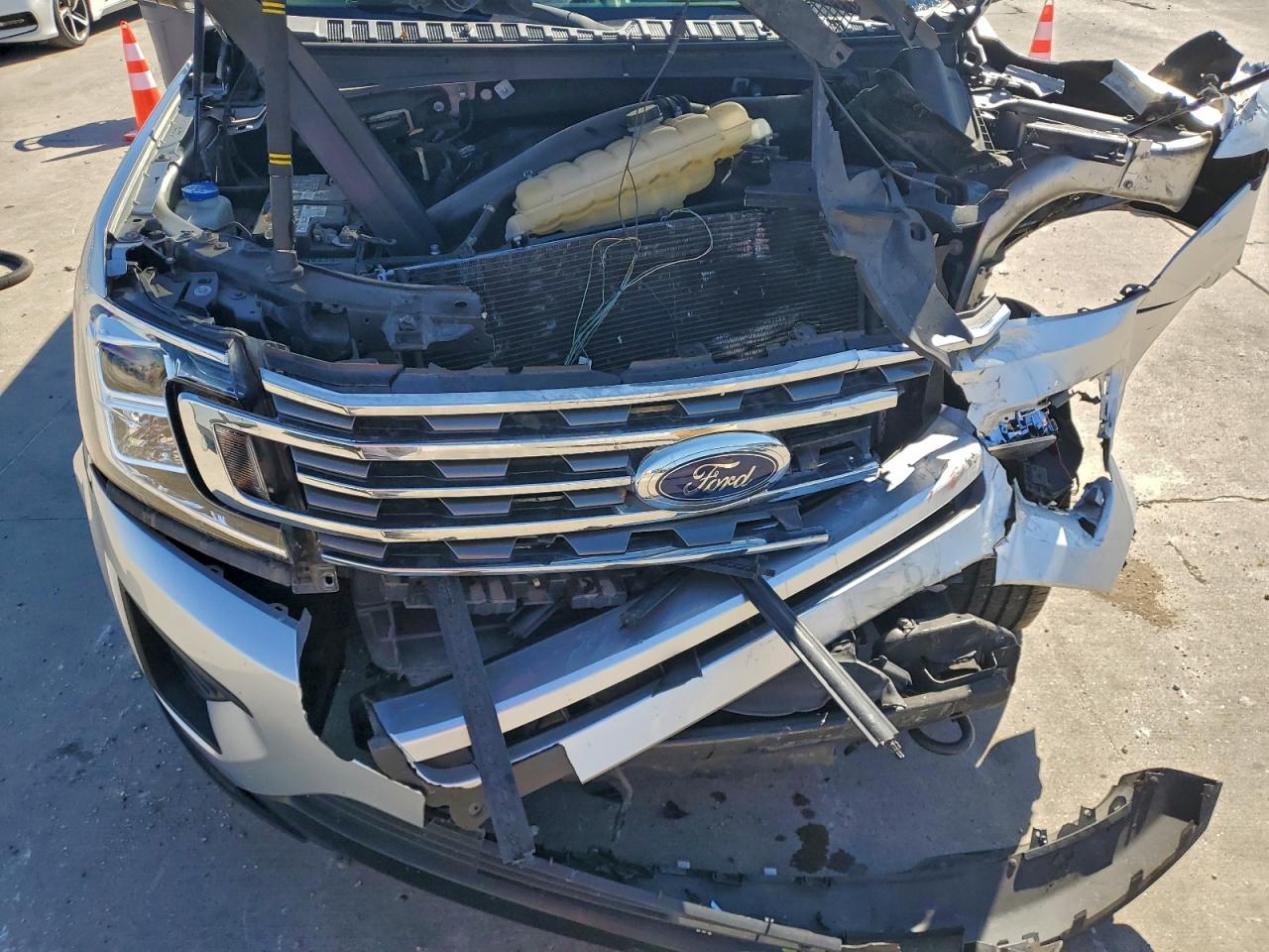 FORD EXPEDITION MAX XLT