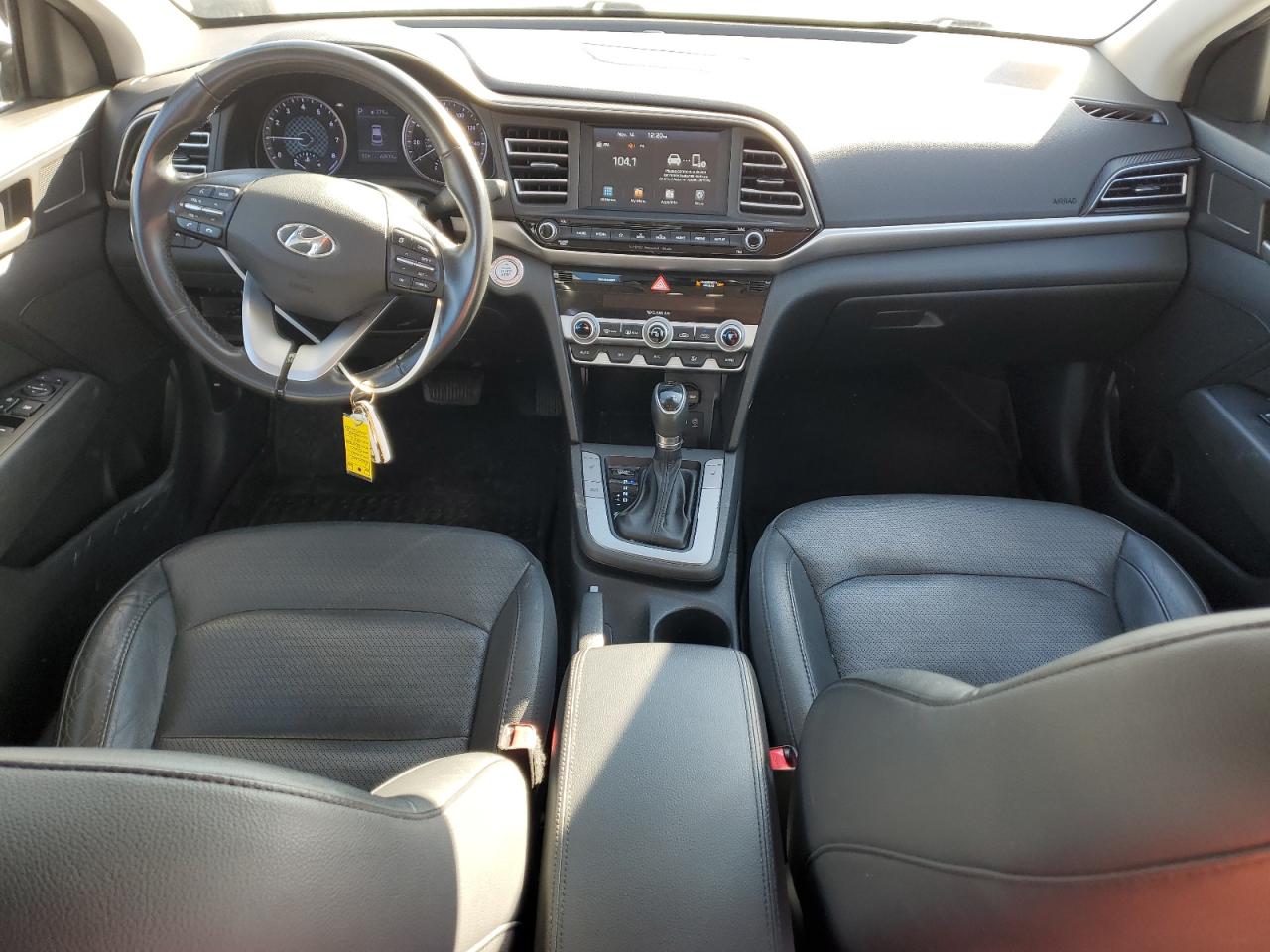 HYUNDAI ELANTRA SEL
