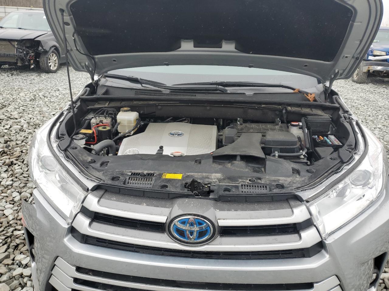 TOYOTA HIGHLANDER HYBRID