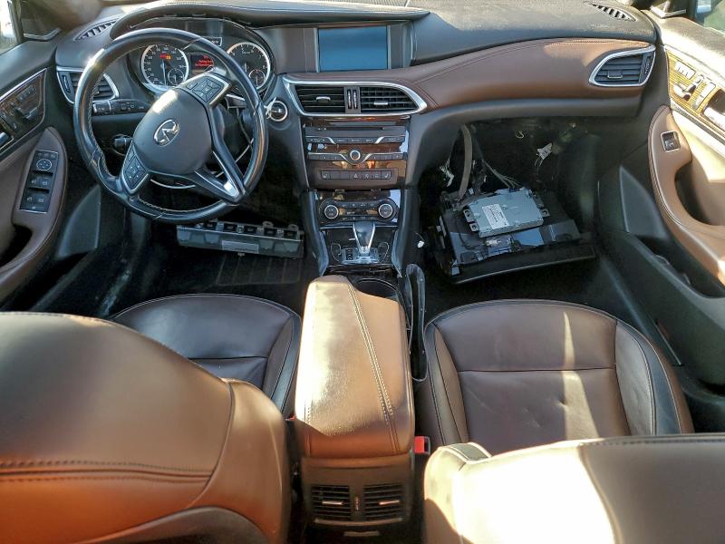 2017 INFINITI QX30 BASE #3297909776