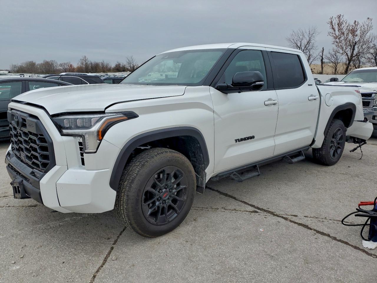 TOYOTA TUNDRA CREWMAX LIMITED