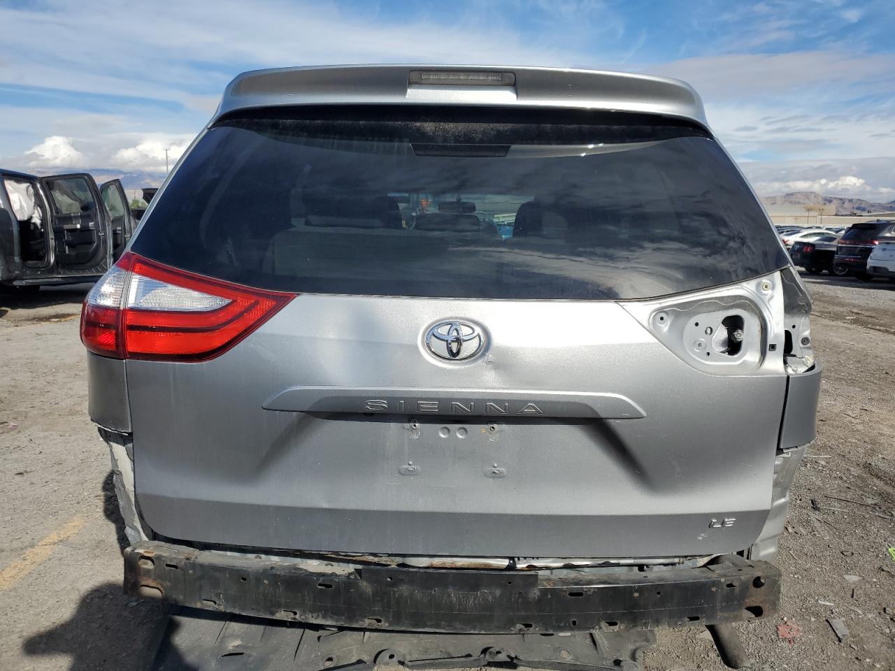 Lot #3291355132 2016 TOYOTA SIENNA LE