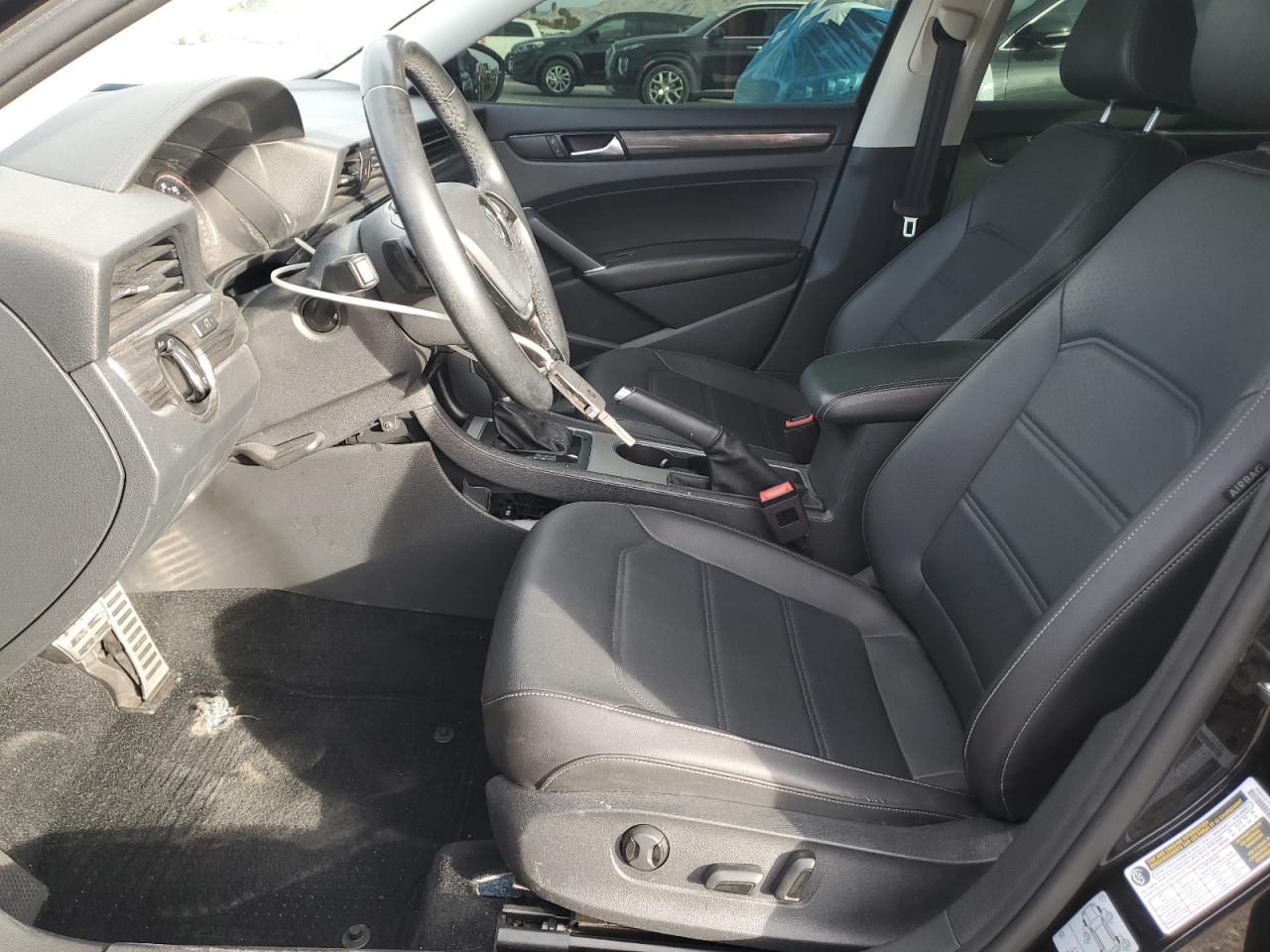 VOLKSWAGEN PASSAT R-LINE