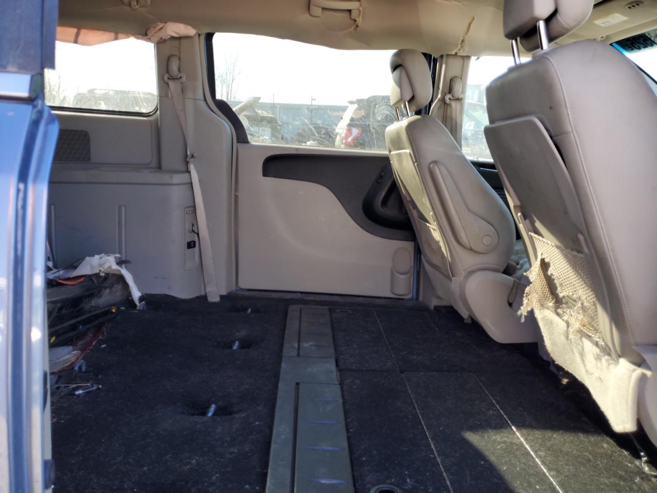 Lot #3311890251 2012 CHRYSLER TOWN & COU