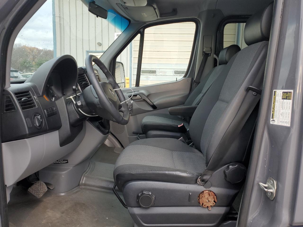 MERCEDES-BENZ SPRINTER 2500