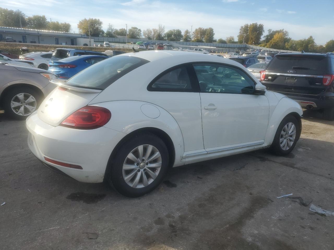 VOLKSWAGEN BEETLE S