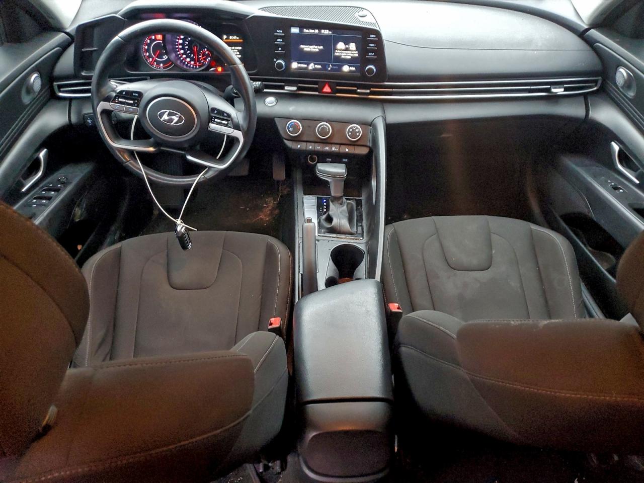HYUNDAI ELANTRA SEL