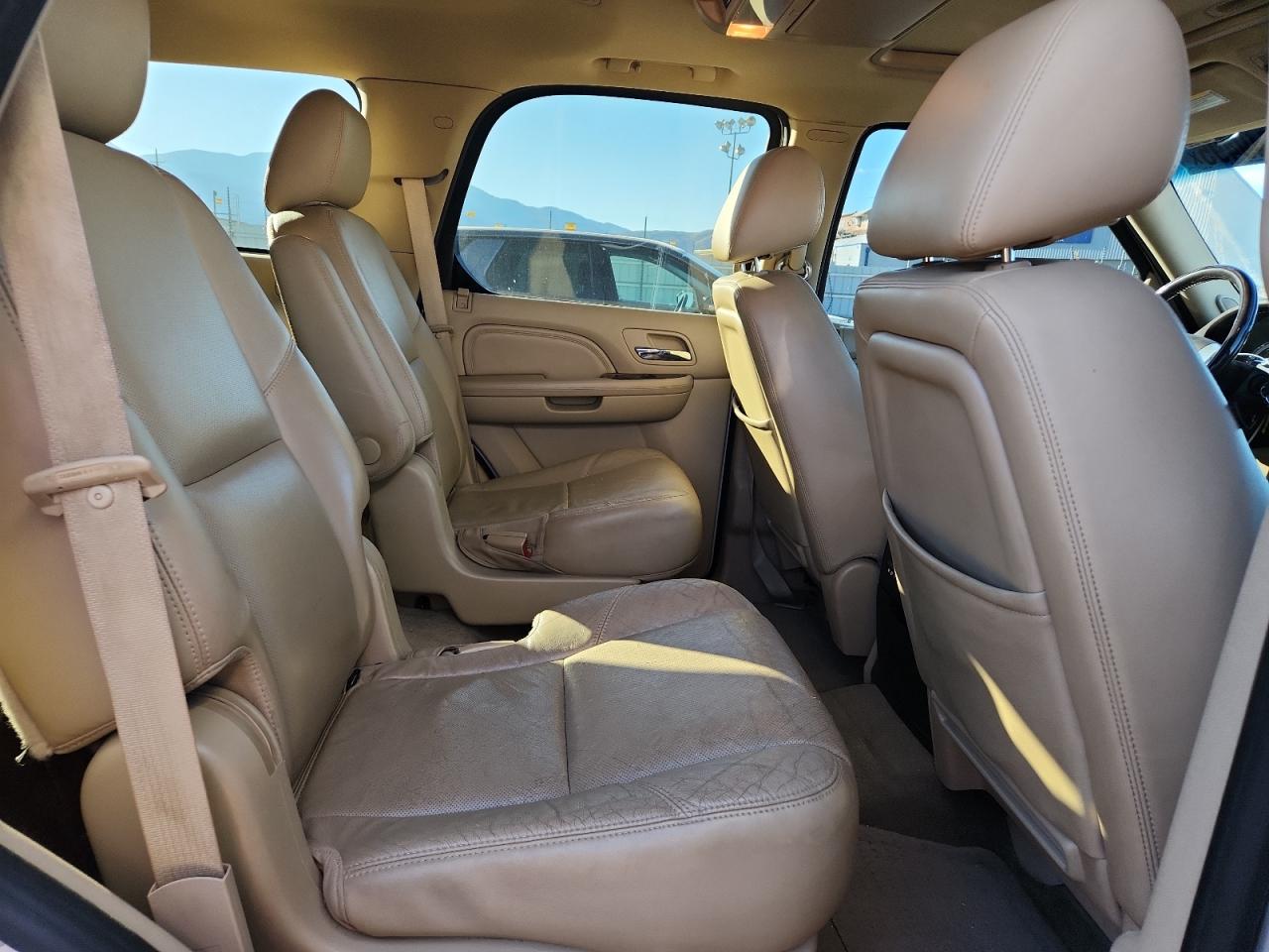 CADILLAC ESCALADE PREMIUM