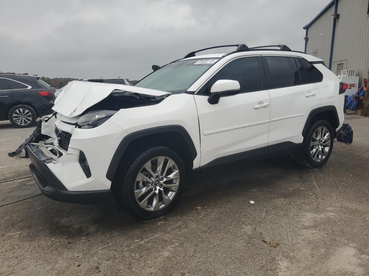 TOYOTA RAV4 XLE PREMIUM