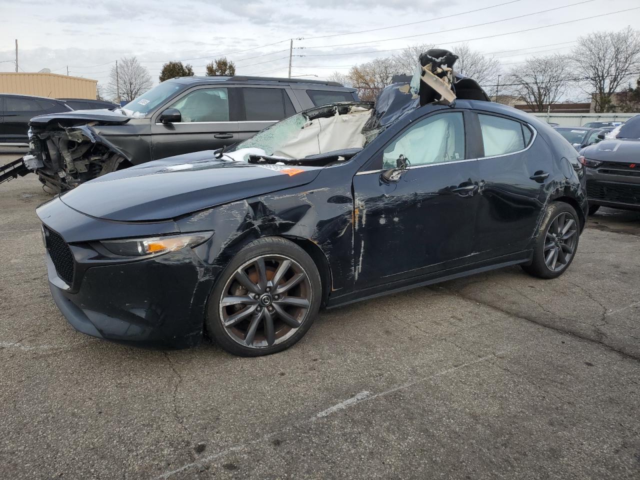 Lot #3309287628 2019 MAZDA 3 PREFERRE