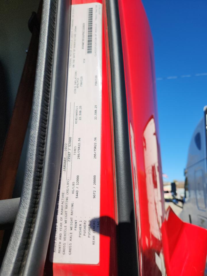 Lot #3302923072 2023 VOLVO VNR