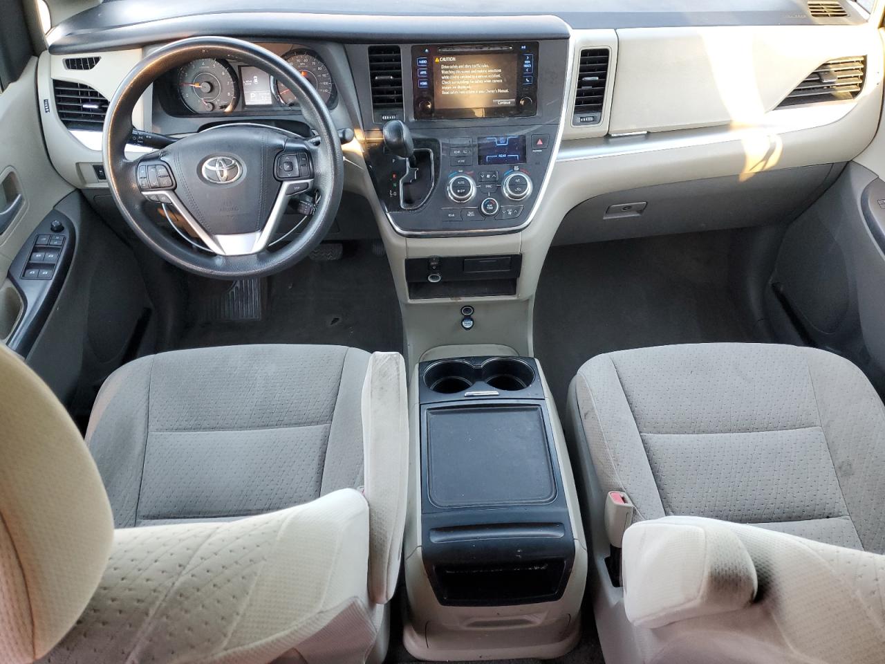 Lot #3311501265 2015 TOYOTA SIENNA LE