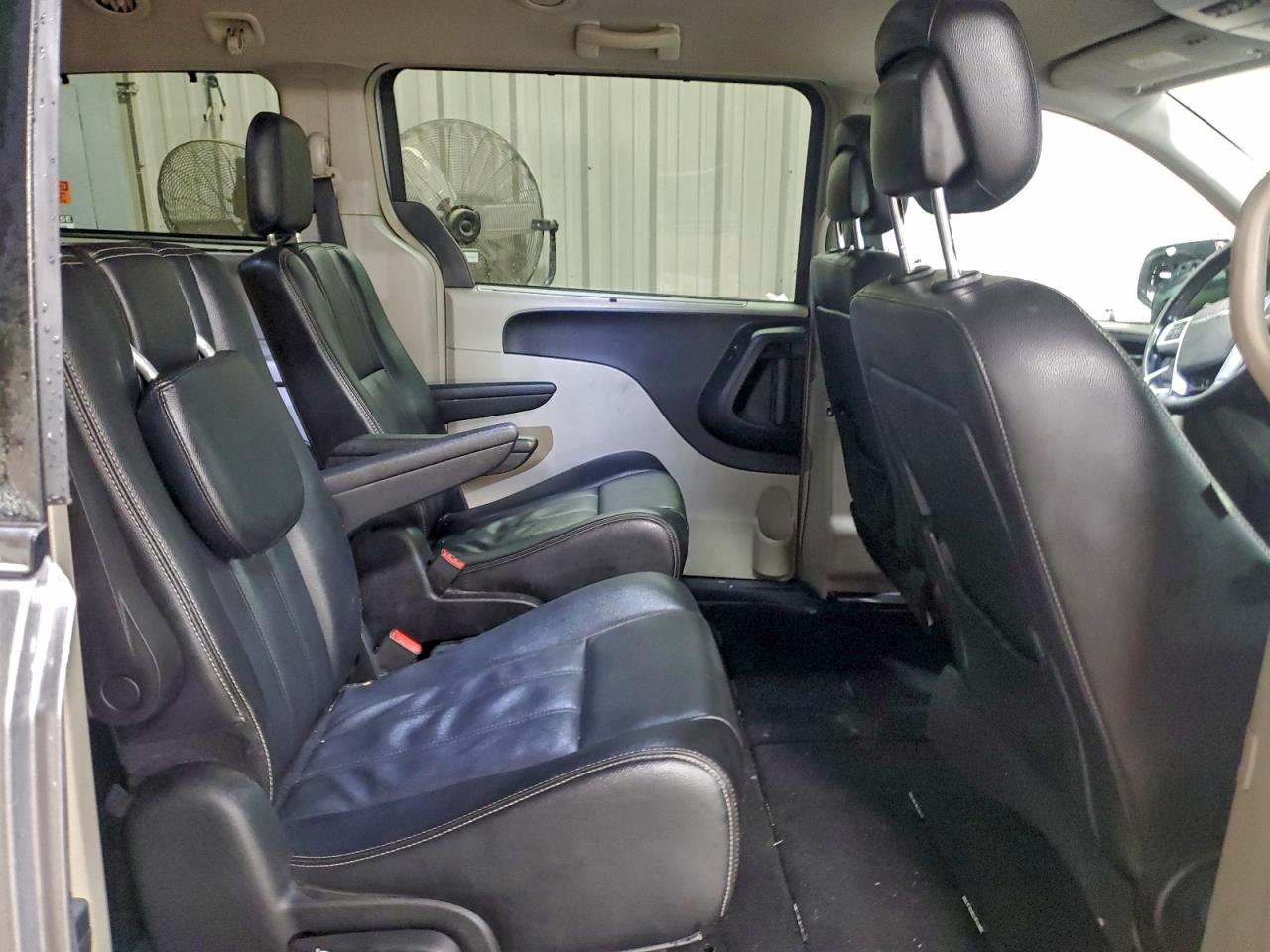 CHRYSLER TOWN & COUNTRY TOURING