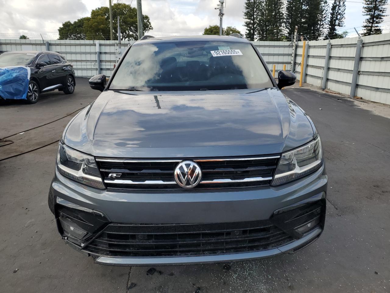 VOLKSWAGEN TIGUAN SE