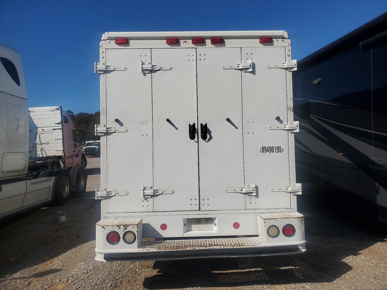 Lot #3290118261 2003 FREIGHTLINER CHASSIS M