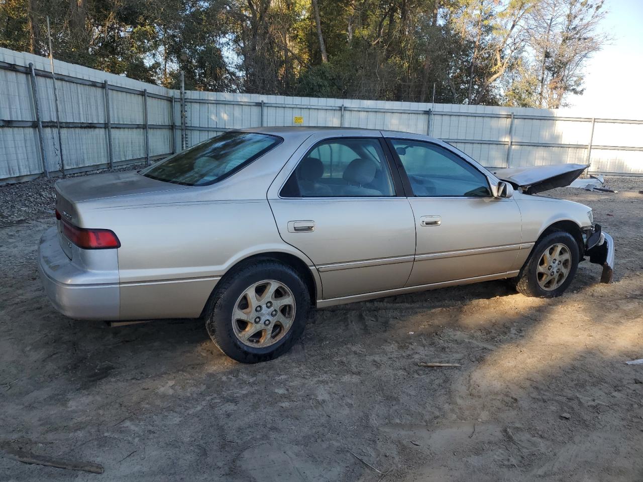Lot #3301810329 1999 TOYOTA CAMRY LE