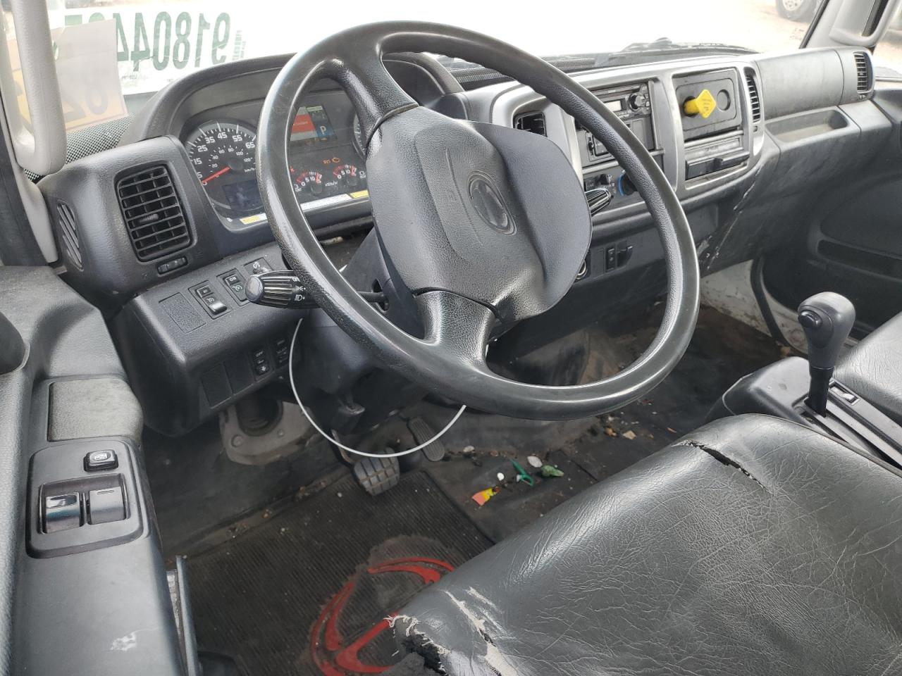 Lot #3309383970 2019 HINO 258/268