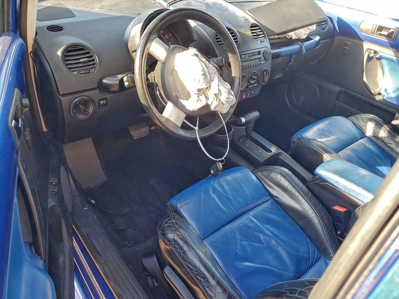 Lot #3301829348 2003 VOLKSWAGEN NEW BEETLE