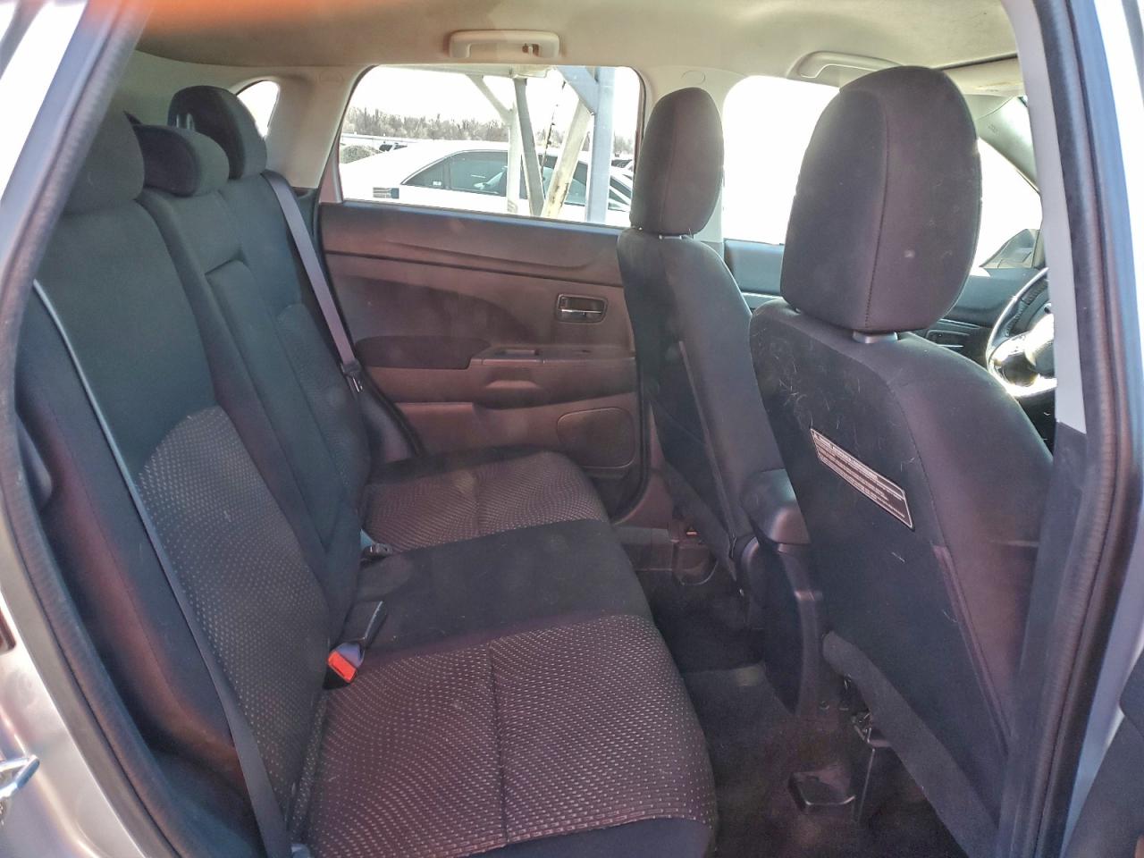 MITSUBISHI OUTLANDER ES