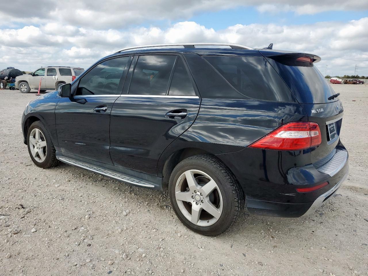 MERCEDES-BENZ M-CLASS 550 4MATIC