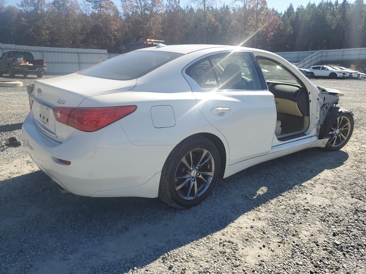 INFINITI Q50 PREMIUM