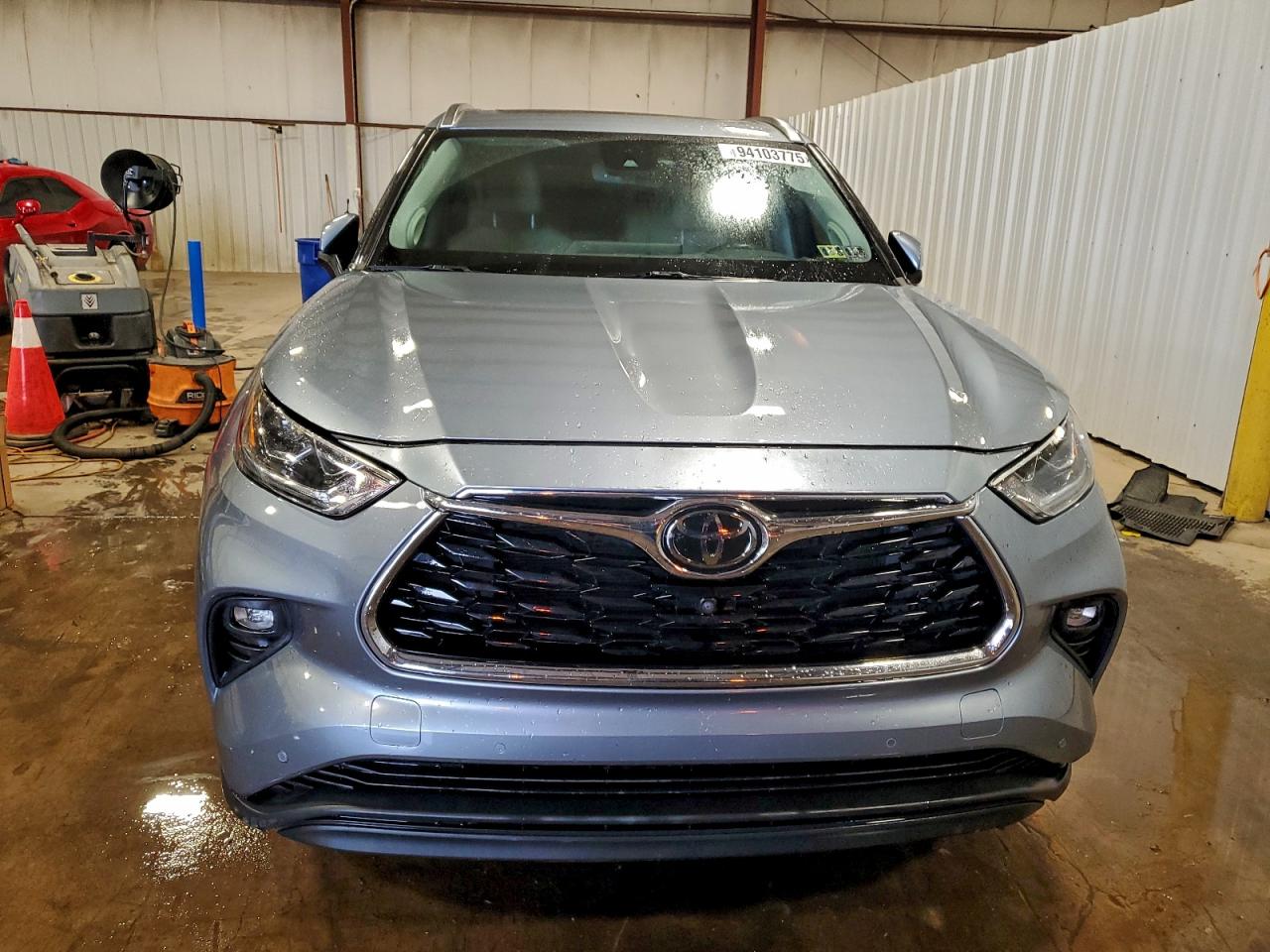 TOYOTA HIGHLANDER LIMITED