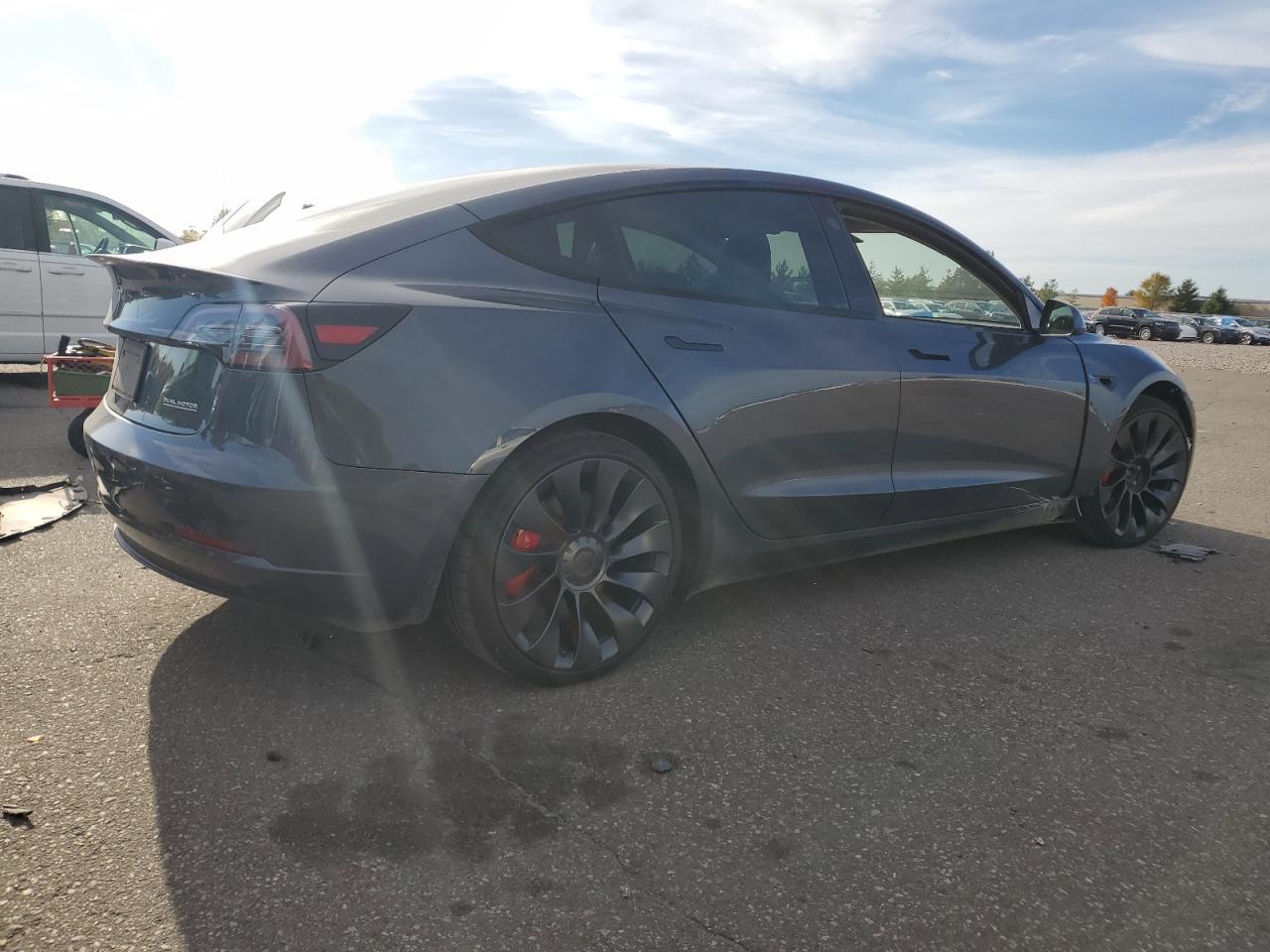 TESLA MODEL 3