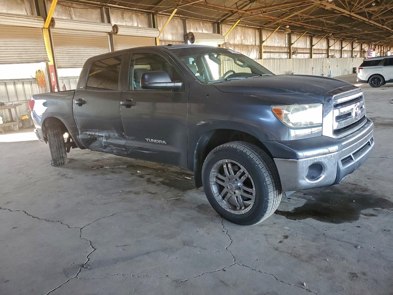 TOYOTA TUNDRA CREWMAX SR5