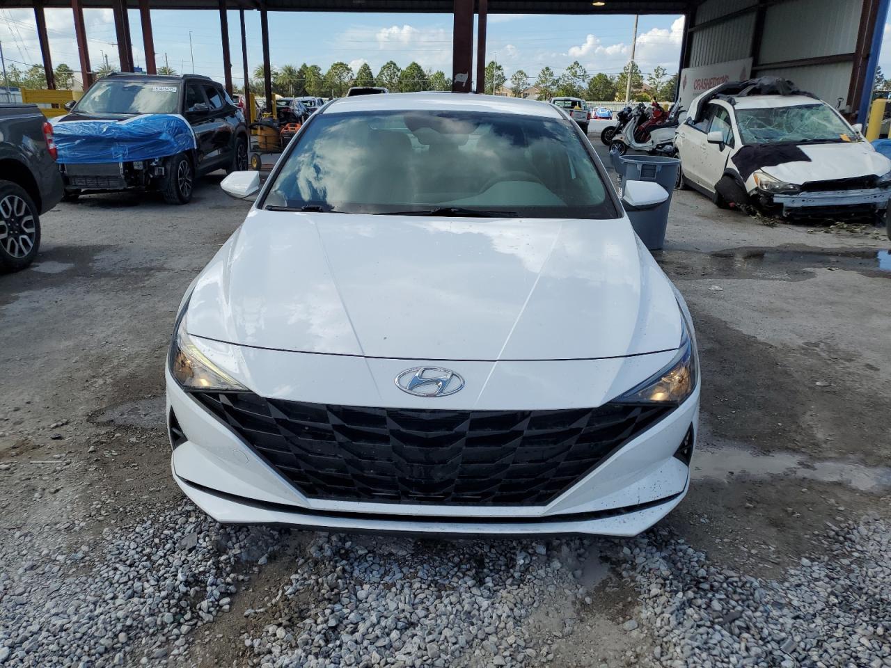 HYUNDAI ELANTRA BLUE