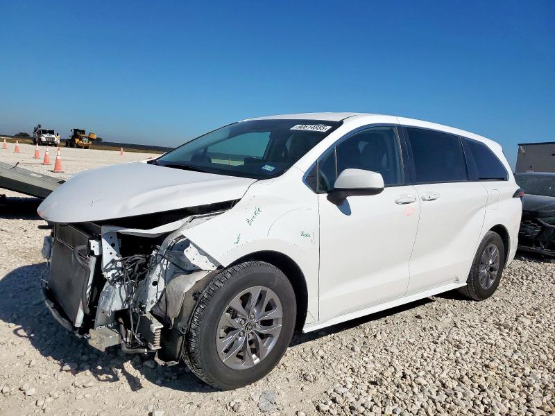 2022 TOYOTA SIENNA LE - 5TDKRKEC4NS110857