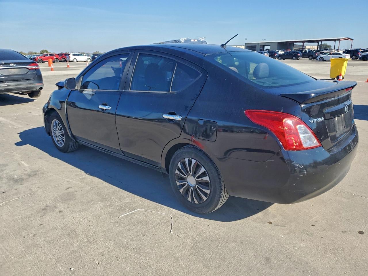 NISSAN VERSA S