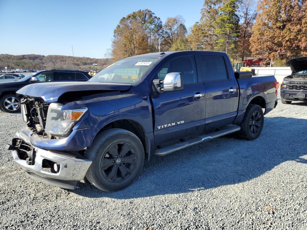 NISSAN TITAN SV