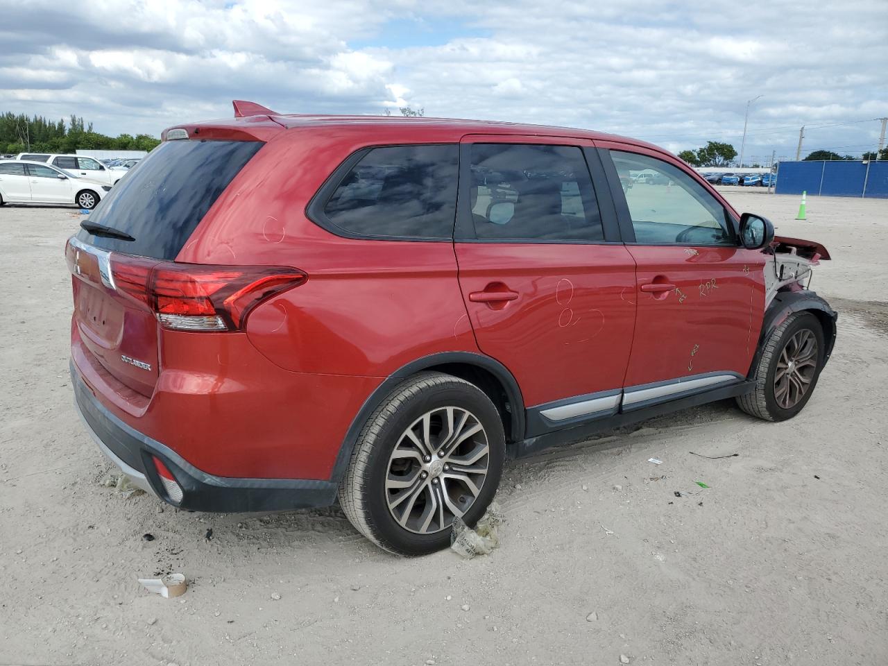 MITSUBISHI OUTLANDER ES