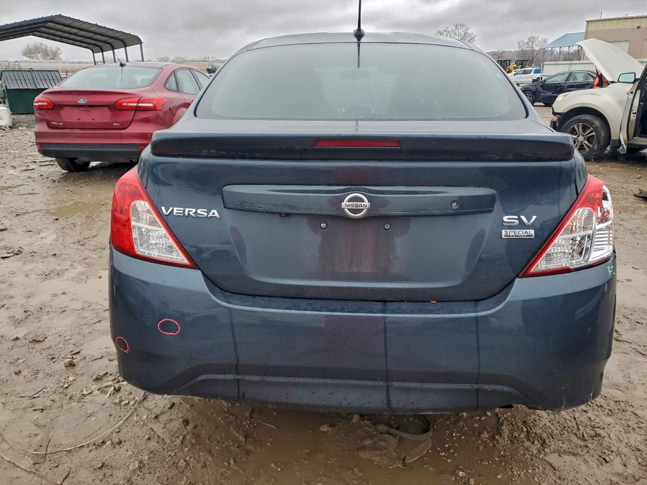 NISSAN VERSA S