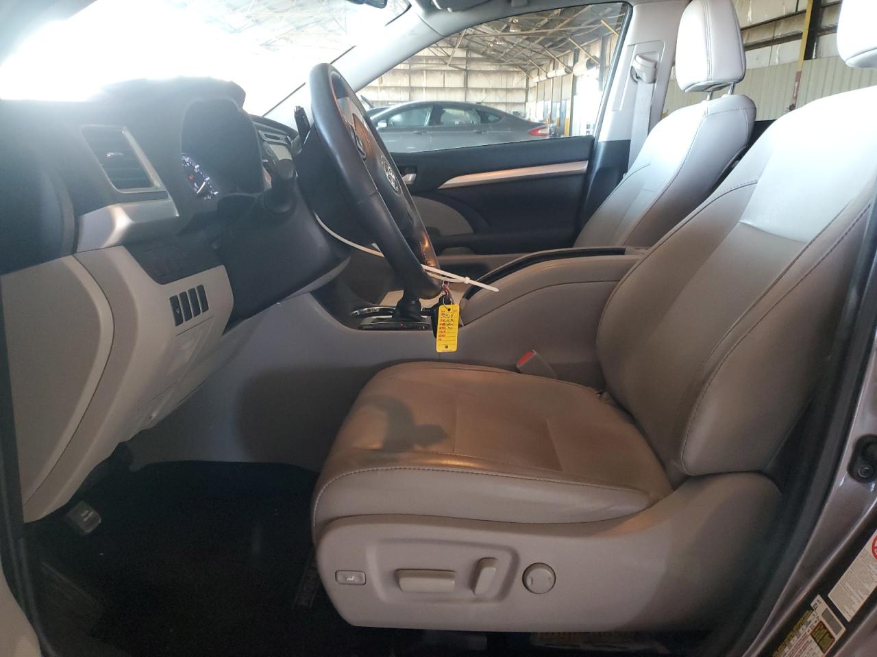 TOYOTA HIGHLANDER XLE