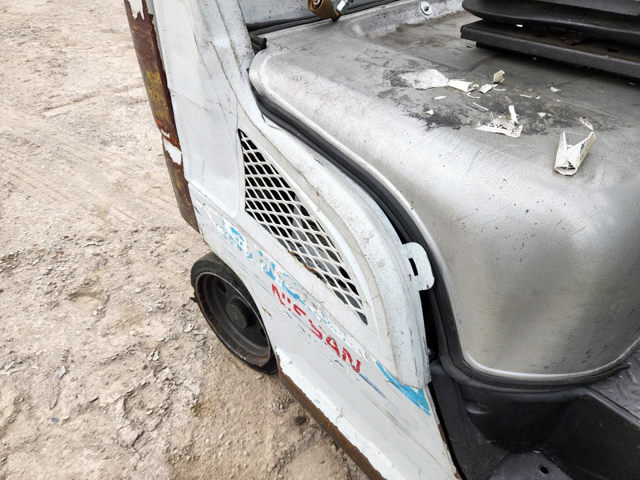 Lot #3304635942 2014 NISS FORKLIFT