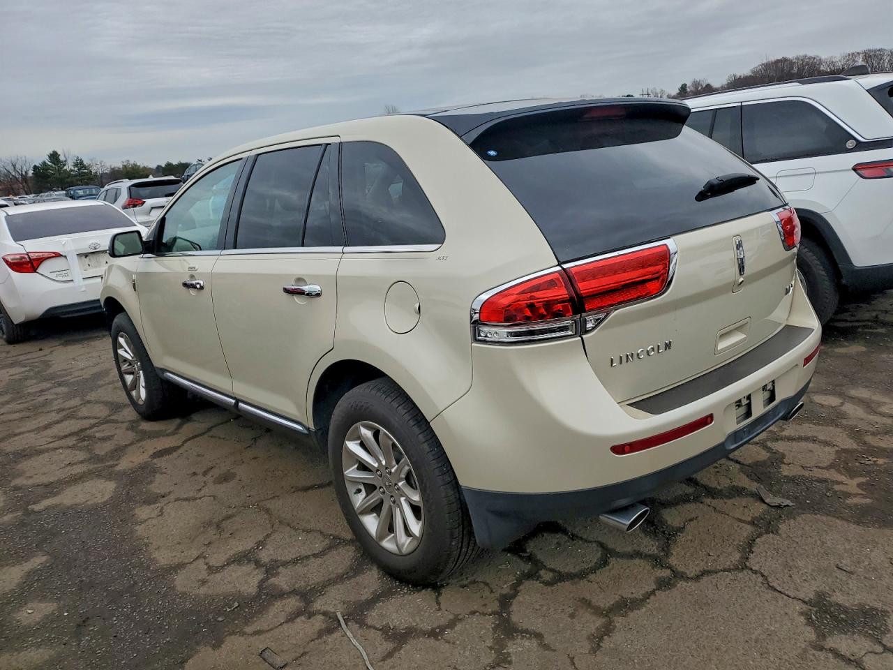 Lot #3317702124 2015 LINCOLN MKX