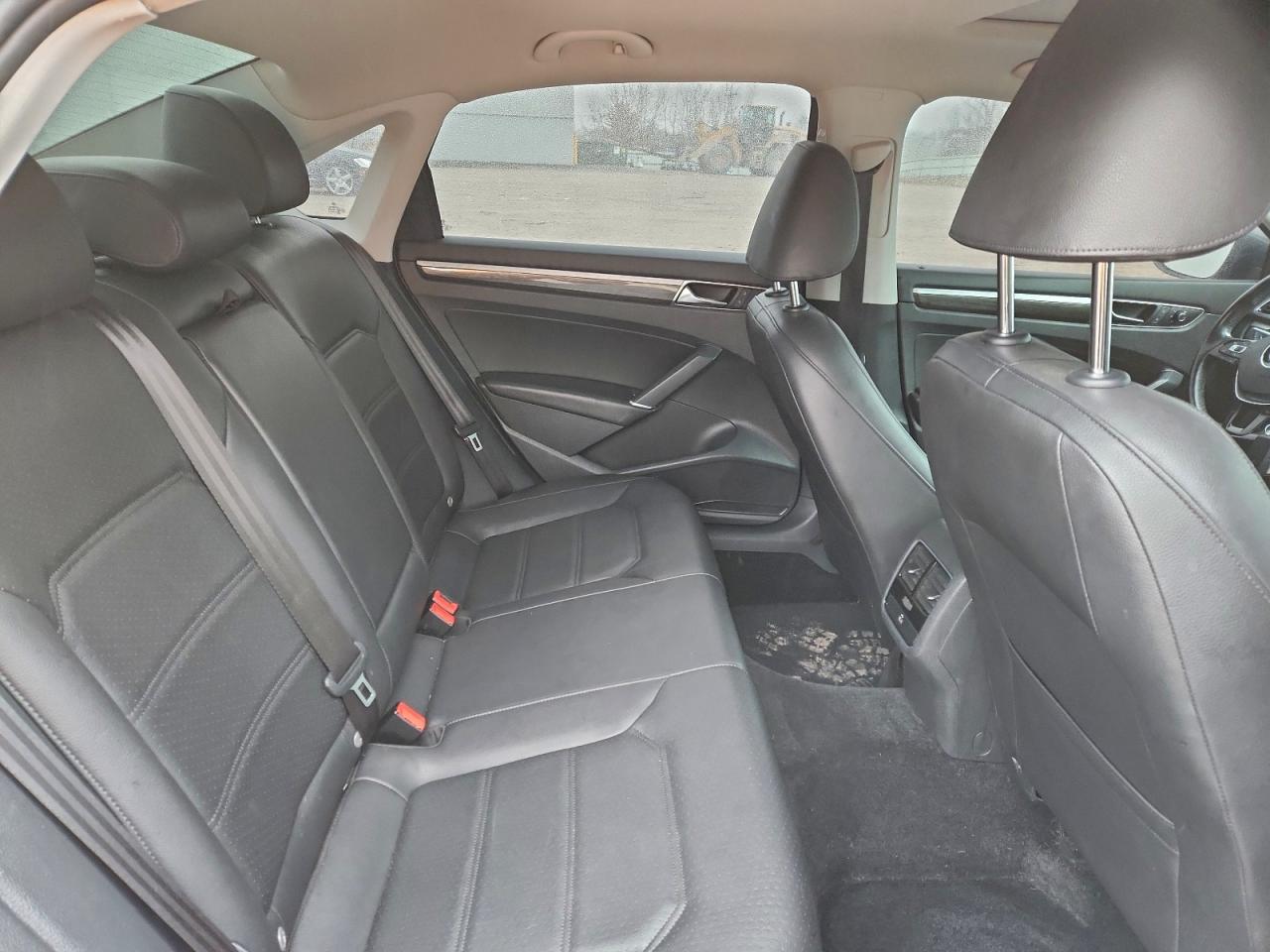 VOLKSWAGEN PASSAT SE