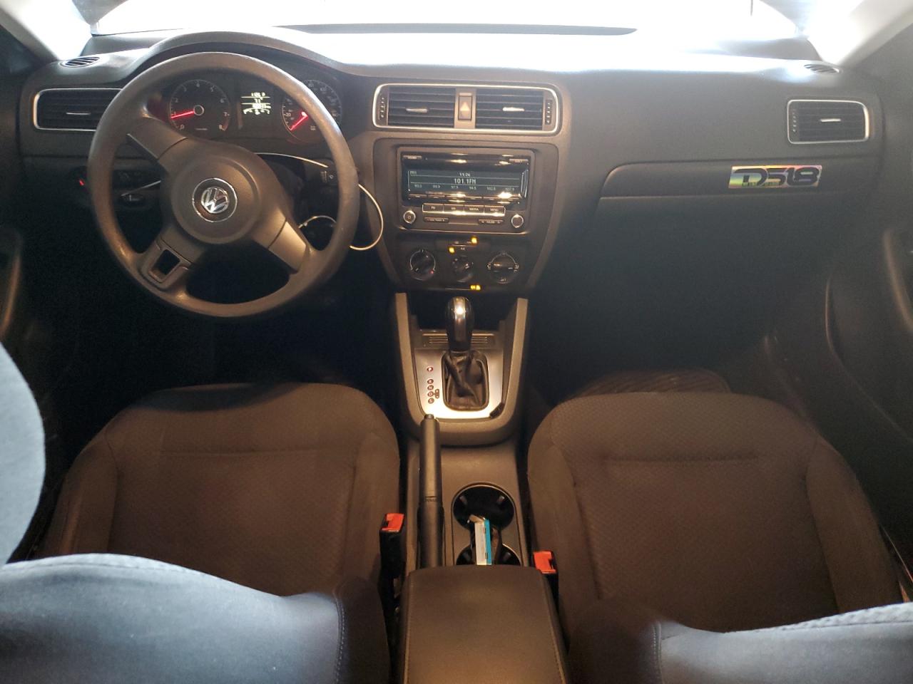 VOLKSWAGEN JETTA BASE