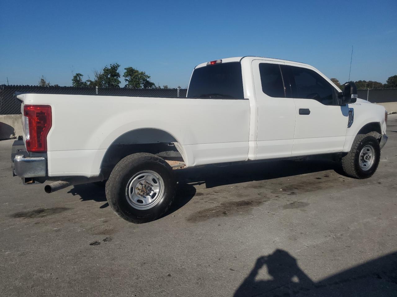 FORD F-250 SUPER DUTY