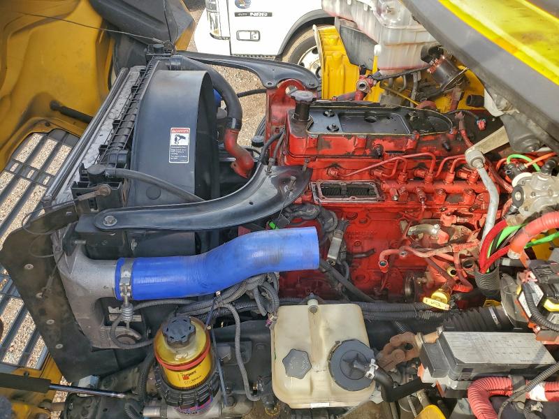 2013 FREIGHTLINER M2 106 MED #3302663052