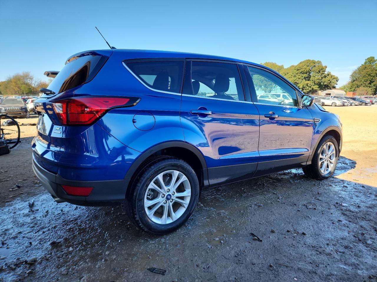 FORD ESCAPE SE