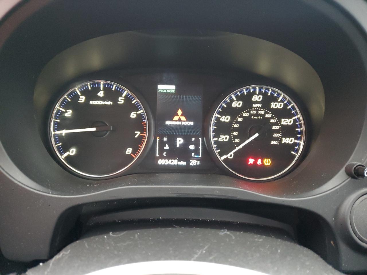 MITSUBISHI OUTLANDER SE