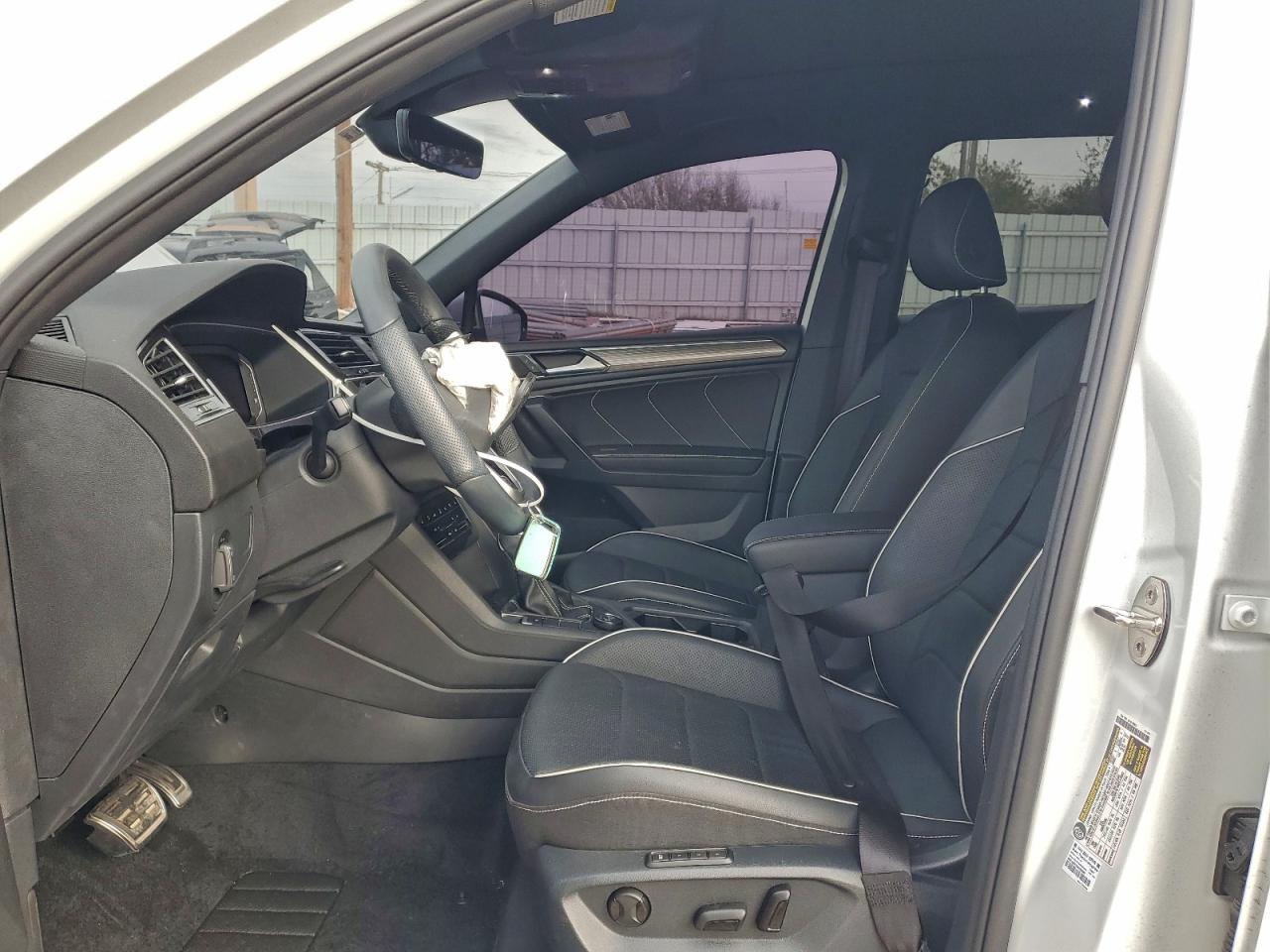 VOLKSWAGEN TIGUAN SEL R-LINE BLACK