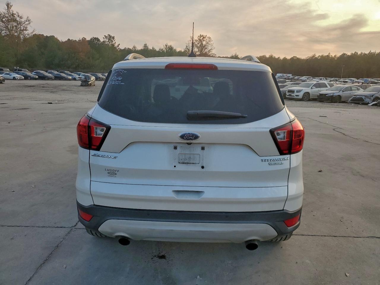 FORD ESCAPE TITANIUM