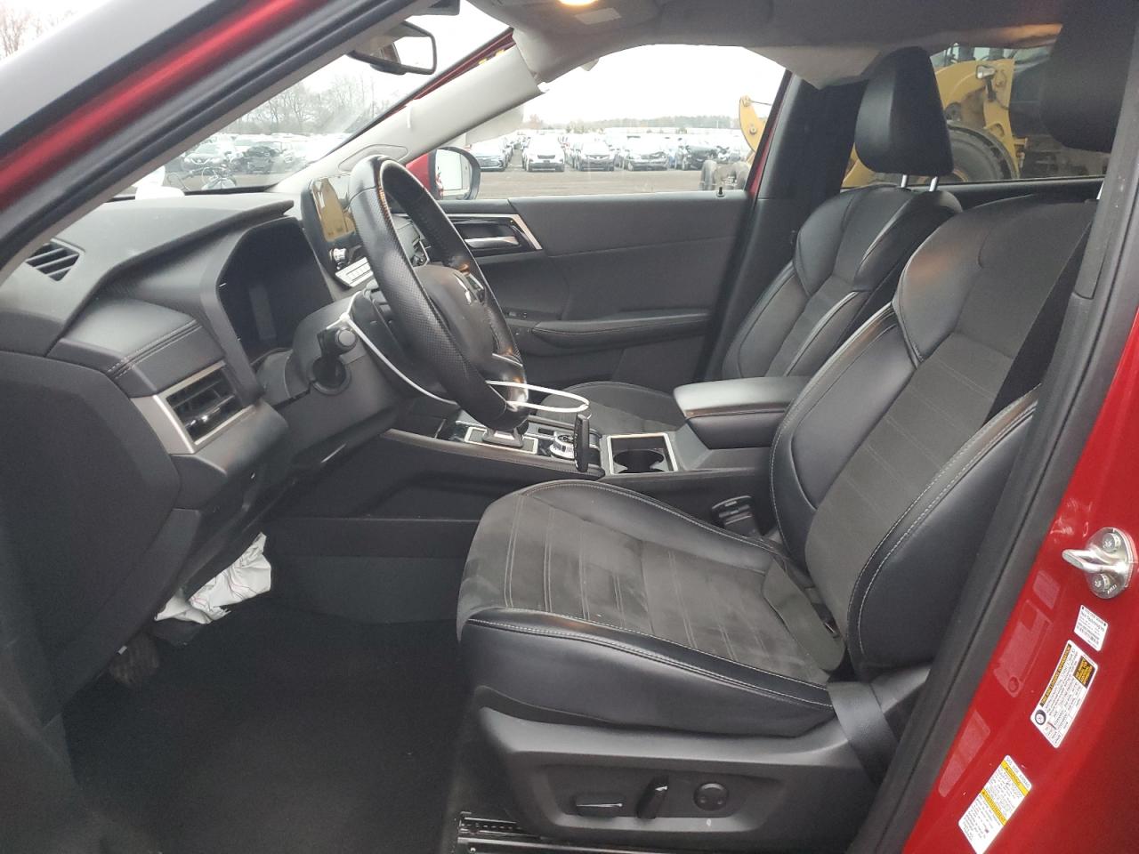 MITSUBISHI OUTLANDER SE