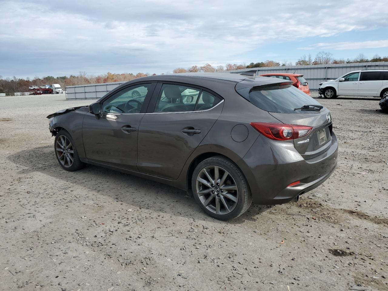 MAZDA 3 GRAND TOURING