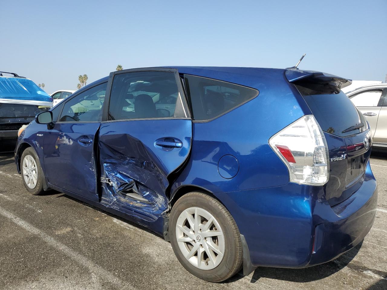 Lot #3316061236 2012 TOYOTA PRIUS V